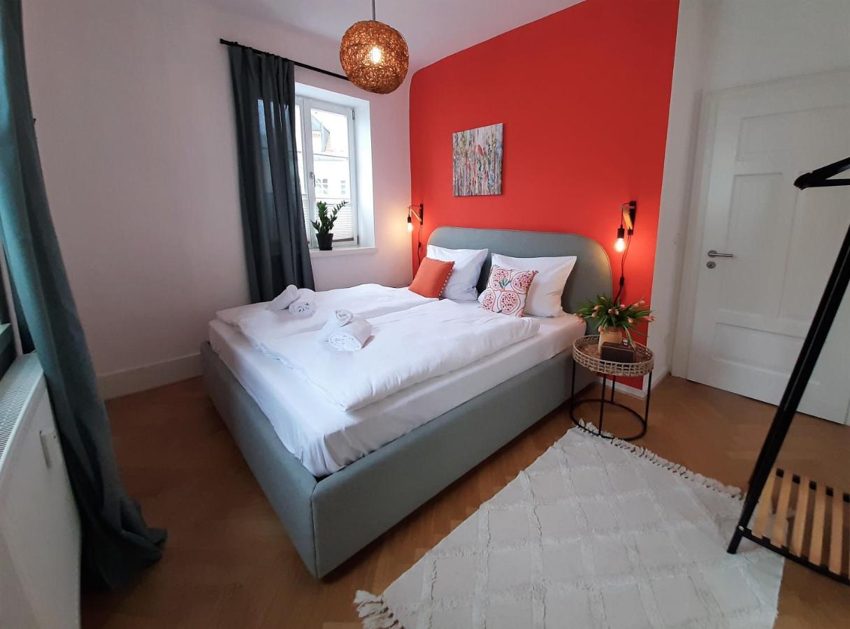 Apartment 4-6 Personen I 80Qm I Altstadt I Dachterasse I Parkplatz Straubing Esterno foto